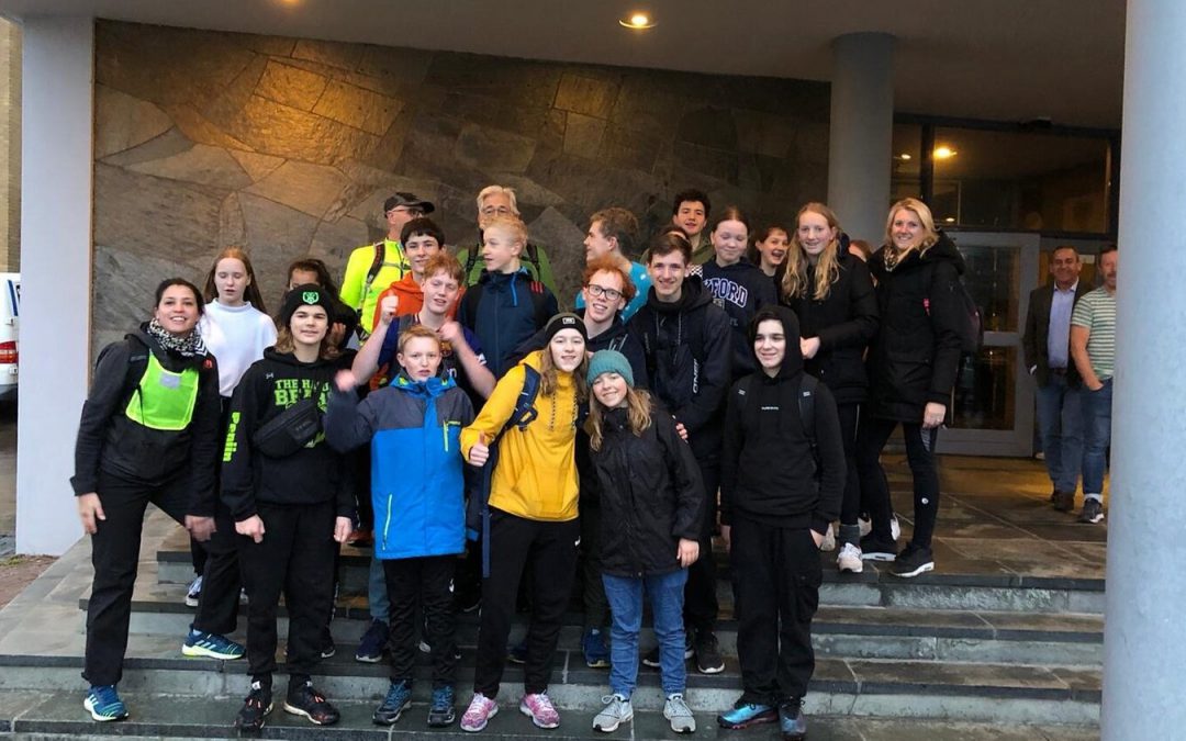 Leerlingen van het Segbroek College leveren een fantastische prestatie: een marathon in de nacht voor Local Heroes