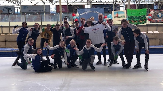 Segbroek College schaatst 1500 euro bij elkaar